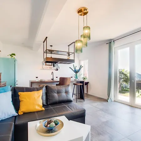 Vista E Montagna A 5 Stelle شقة *